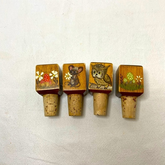VtgHand Painted Wood Bottle Stoppers Set of 4 Owl Mushroom Mouse Turtle - Picture 4 of 6